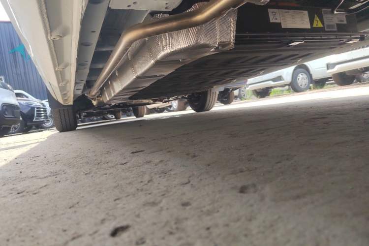 Used SAIC MAXUS Datang V1L 2026 Model Range-Extended Multi-Purpose Version Long Wheelbase Low Roof Standard 7-Seater Chassis Rear Left