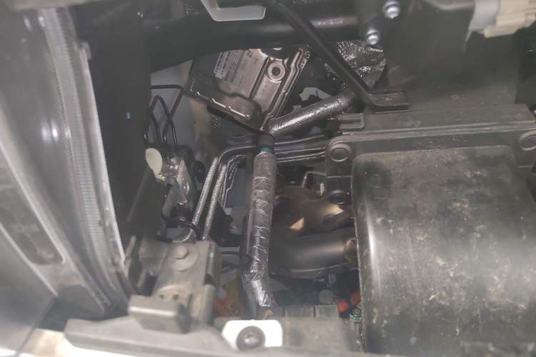 Used SAIC MAXUS Datang V1L 2026 Model Range-Extended Multi-Purpose Version Long Wheelbase Low Roof Standard 7-Seater Engine Bay Right