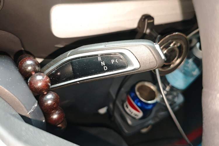 Used SAIC MAXUS Datang V1L 2026 Model High-Roof Multi-Purpose Version 62 kWh Gear Lever