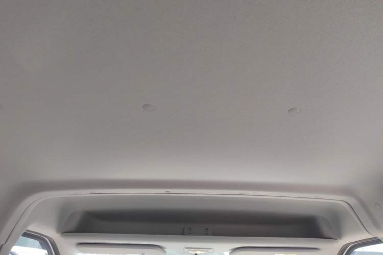Used SAIC MAXUS Datang V1L 2026 Model Range-Extended Multi-Purpose Version Long Wheelbase Low Roof Standard 7-Seater Headliner