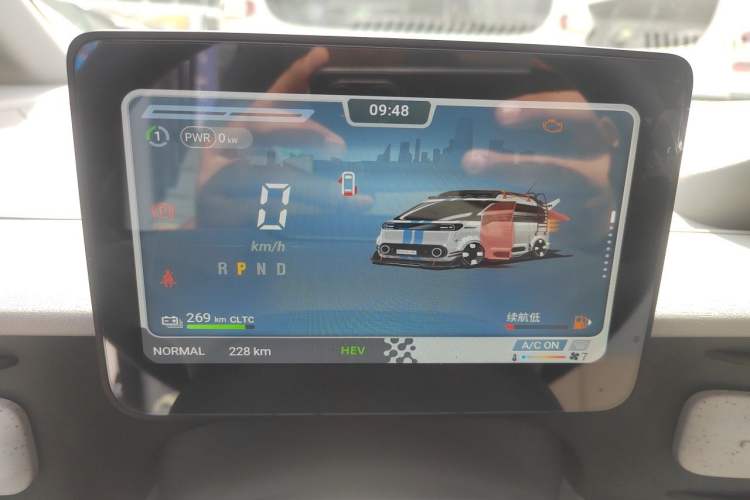 Used SAIC MAXUS Datang V1L 2026 Model Range-Extended Multi-Purpose Version Long Wheelbase Low Roof Standard 7-Seater Instrument Cluster