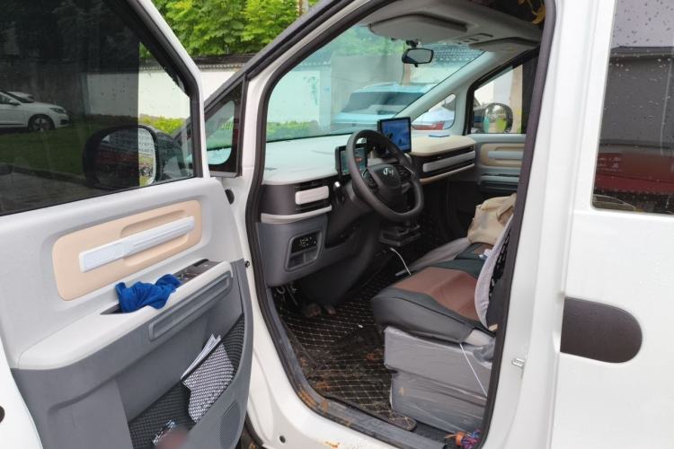 Used SAIC MAXUS Datang V1L 2026 Model Range-Extended Multi-Purpose Version Long Wheelbase High Roof Standard 7-Seater Interior 2