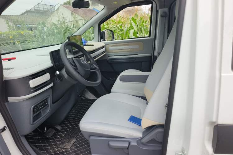 Used SAIC MAXUS Datang V1L 2026 Model Low-Roof Multi-Purpose Version Ningde Tianxing 83 kWh Left Front Seat
