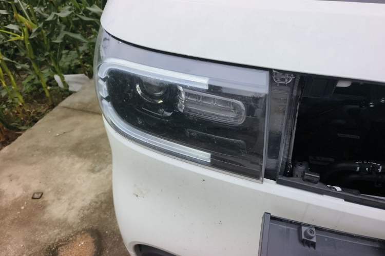 Used SAIC MAXUS Datang V1L 2026 Model Low-Roof Multi-Purpose Version Ningde Tianxing 83 kWh Right Front Headlight