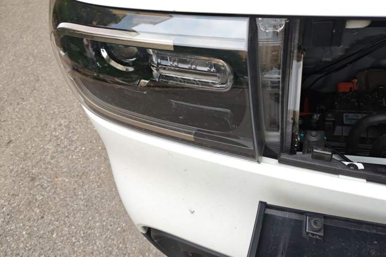 Used SAIC MAXUS Datang V1L 2026 Model High-Roof Multi-Purpose Version 62 kWh Right Front Headlight