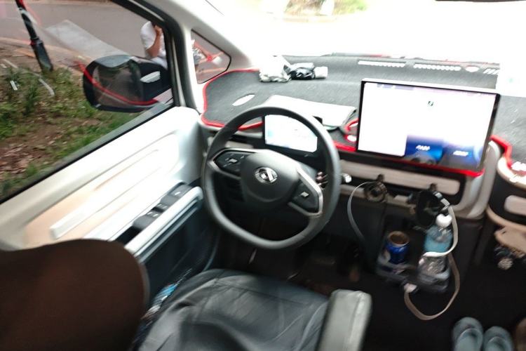 Used SAIC MAXUS Datang V1L 2026 Model High-Roof Multi-Purpose Version 62 kWh Steering Wheel