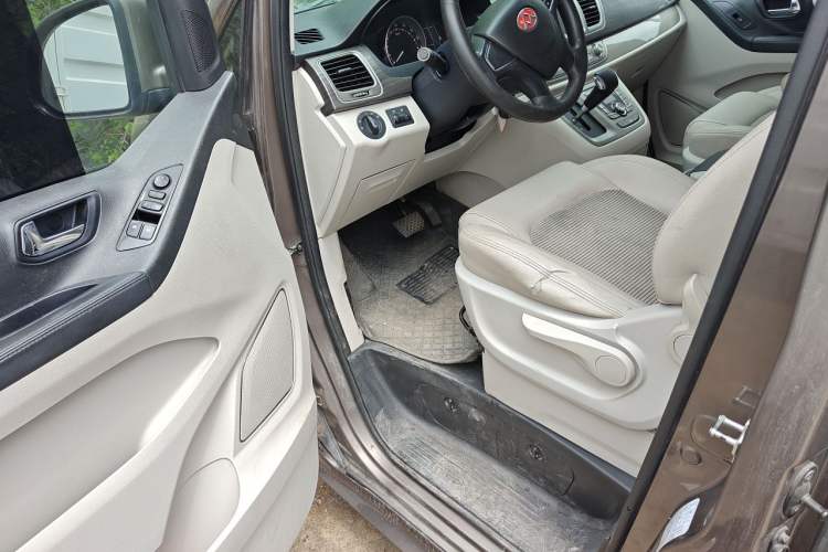Used SAIC MAXUS EG10 2019 Pure Electric Elite Edition Driver Seat