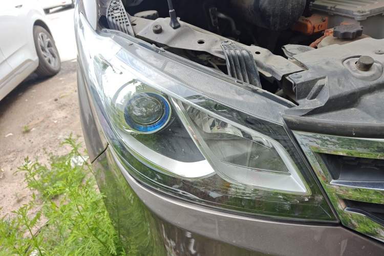 Used SAIC MAXUS EG10 2019 Pure Electric Elite Edition Right Front Headlight