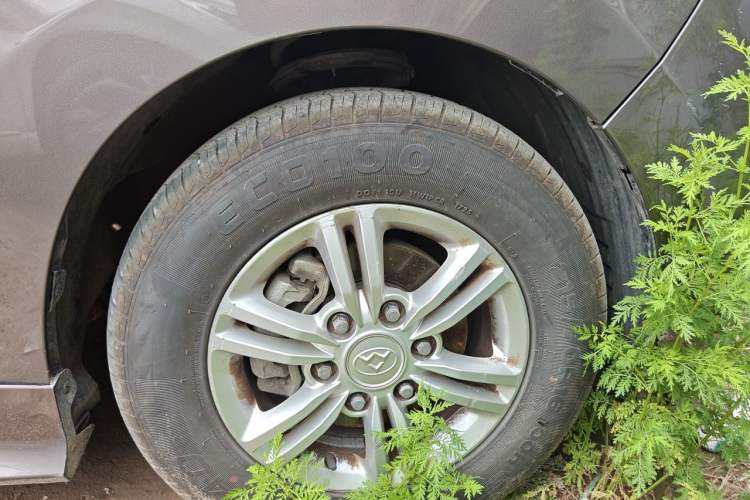Used SAIC MAXUS EG10 2019 Pure Electric Elite Edition Right Front Wheel Hub