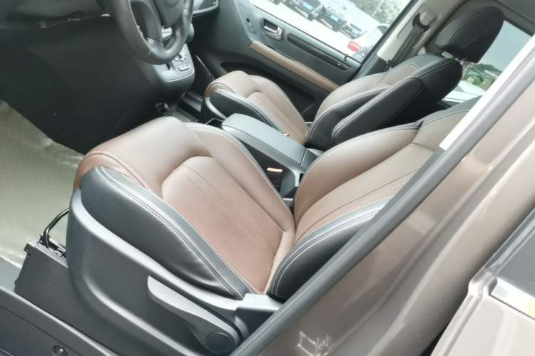 Used SAIC MAXUS EG10 2021 Pure Electric Luxury Executive Edition Left Front Seat