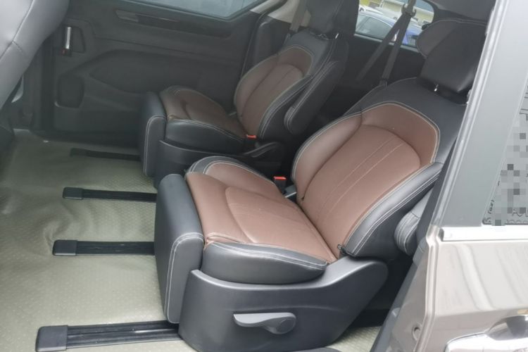 Used SAIC MAXUS EG10 2021 Pure Electric Luxury Executive Edition Left Rear Seat