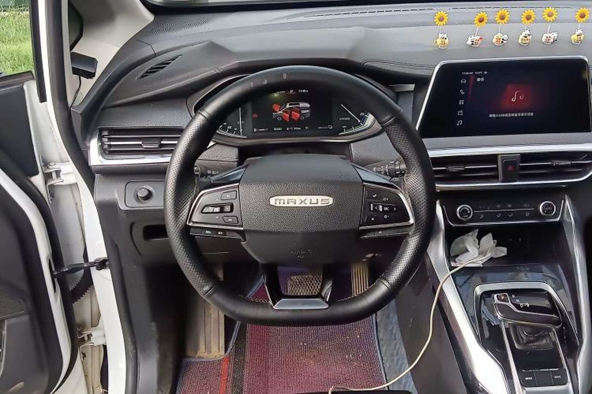 Used SAIC MAXUS EUNIQ 5 2020 1.3T PLUG-IN Elite Edition Steering Wheel