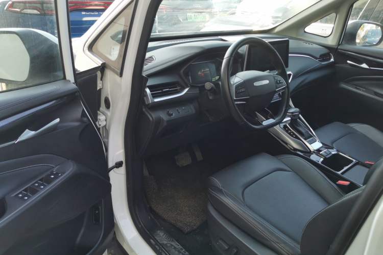 Used SAIC MAXUS EUNIQ 5 2019 Luxury Edition Interior 2