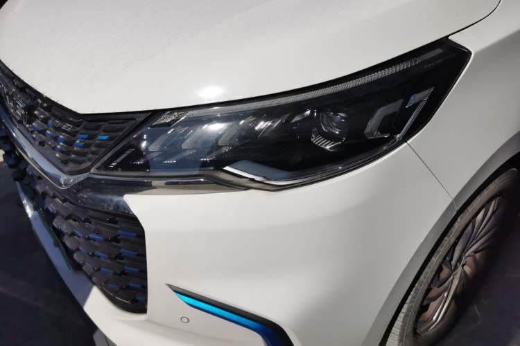 Used SAIC MAXUS EUNIQ 5 2019 Luxury Edition Left Front Headlight