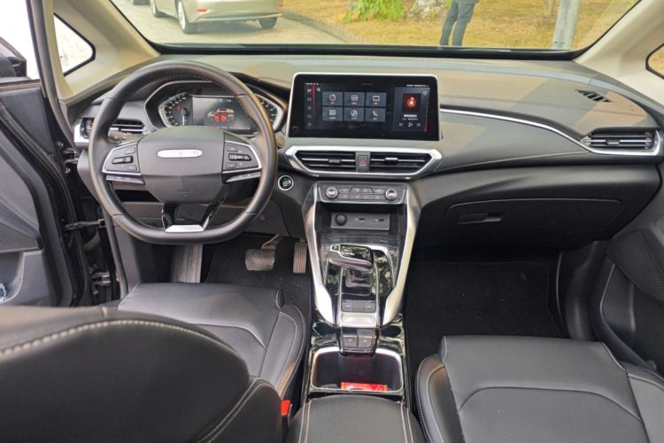 Used SAIC MAXUS EUNIQ 5 2020 1.3T PLUG-IN Luxury Edition Center Console