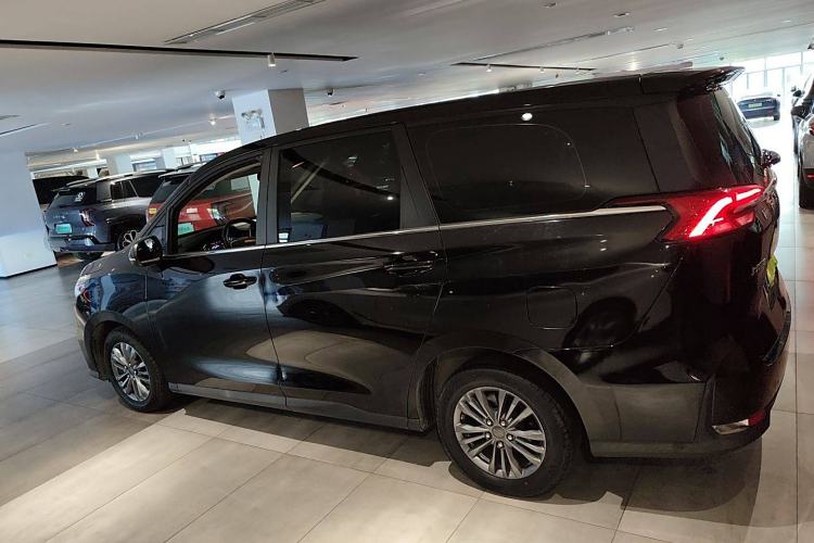 Used SAIC MAXUS EUNIQ 5 2020 1.3T PLUG-IN Elite Edition Exterior 3