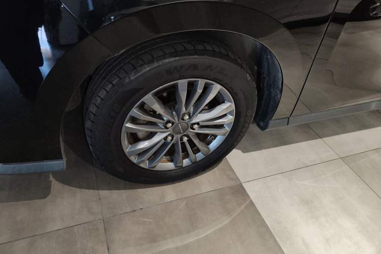 Used SAIC MAXUS EUNIQ 5 2020 1.3T PLUG-IN Elite Edition Exterior 7