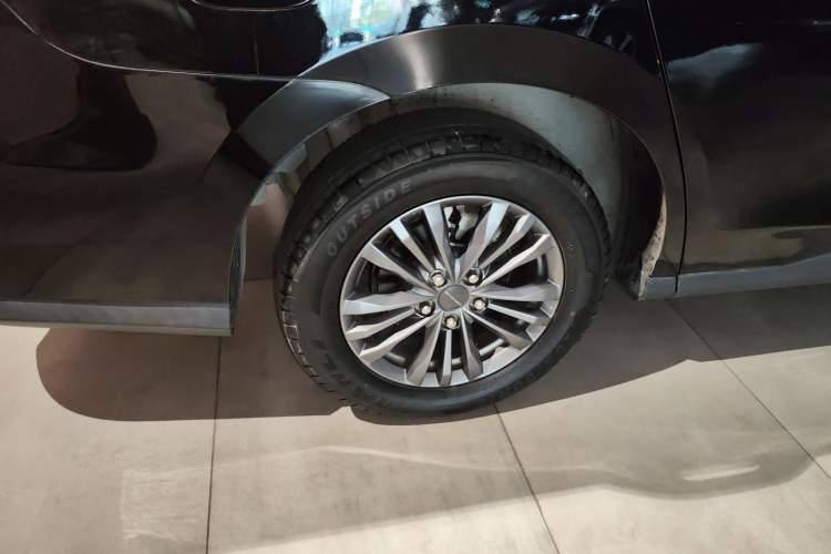 Used SAIC MAXUS EUNIQ 5 2020 1.3T PLUG-IN Elite Edition Exterior 8