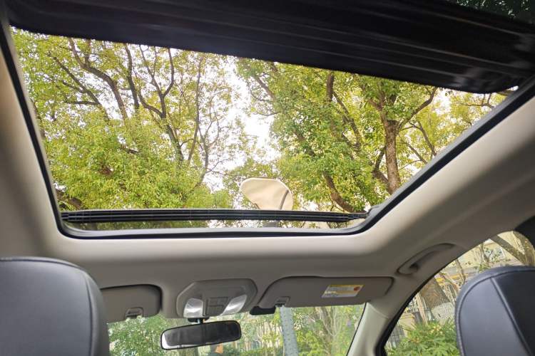 Used SAIC MAXUS EUNIQ 5 2020 1.3T PLUG-IN Luxury Edition Headliner