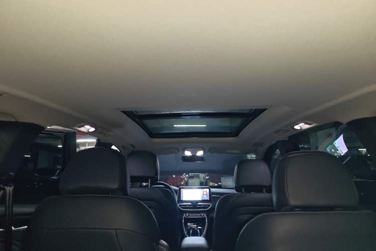 Used SAIC MAXUS EUNIQ 5 2020 1.3T PLUG-IN Luxury Edition Headliner