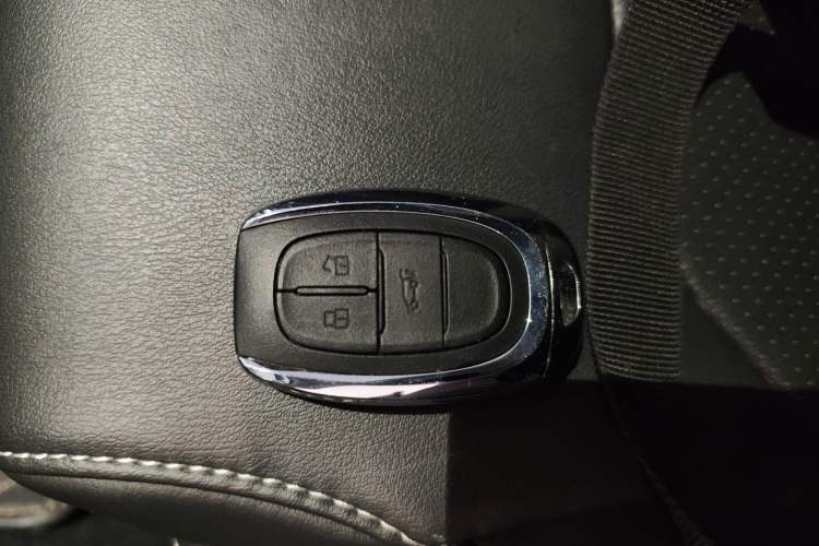 Used SAIC MAXUS EUNIQ 5 2020 1.3T PLUG-IN Elite Edition Interior 1