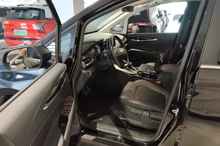 Used SAIC MAXUS EUNIQ 5 2020 1.3T PLUG-IN Elite Edition Interior 3