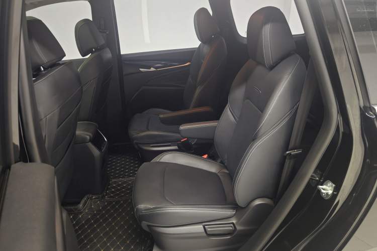 Used SAIC MAXUS EUNIQ 5 2020 1.3T PLUG-IN Elite Edition Interior 4