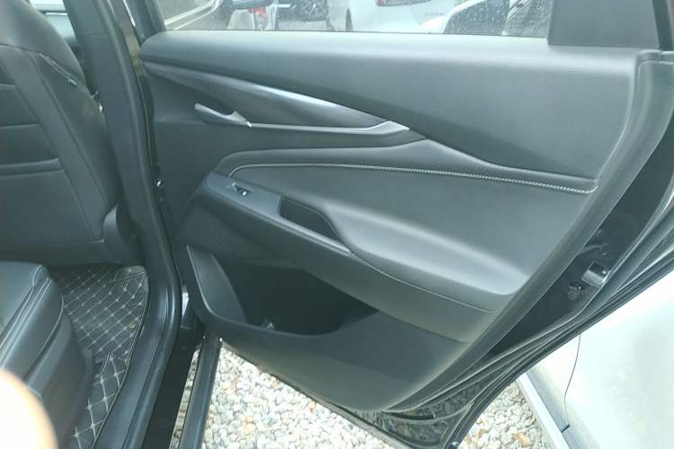 Used SAIC MAXUS EUNIQ 5 2020 1.3T PLUG-IN Elite Edition Interior 6