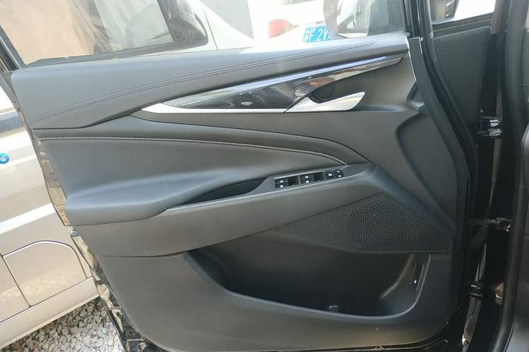 Used SAIC MAXUS EUNIQ 5 2020 1.3T PLUG-IN Elite Edition Interior 7