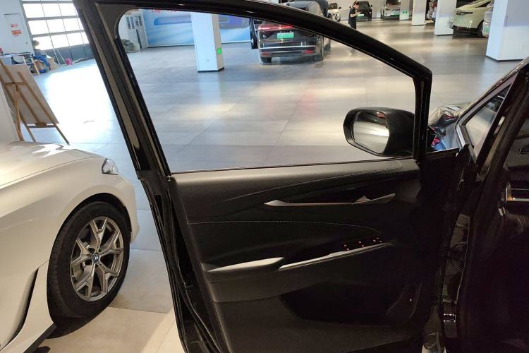 Used SAIC MAXUS EUNIQ 5 2020 1.3T PLUG-IN Elite Edition Interior 7