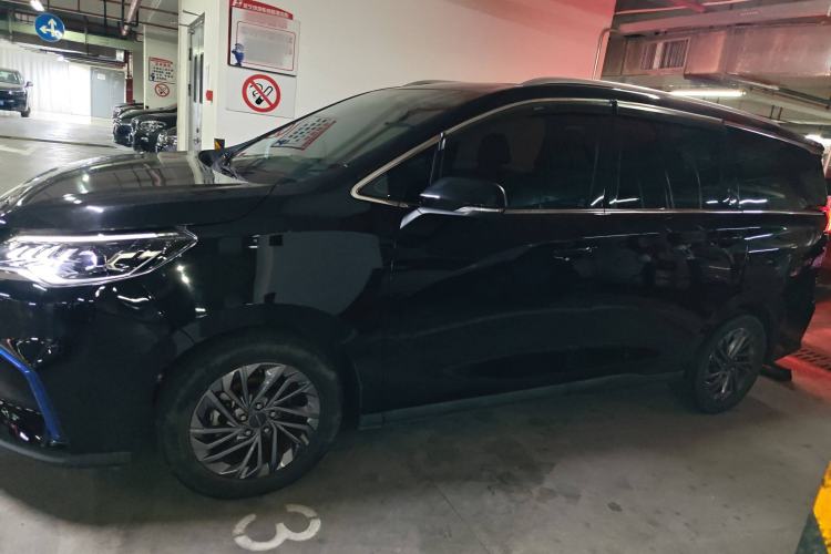 Used SAIC MAXUS EUNIQ 5 2020 1.3T PLUG-IN Luxury Edition Left Side
