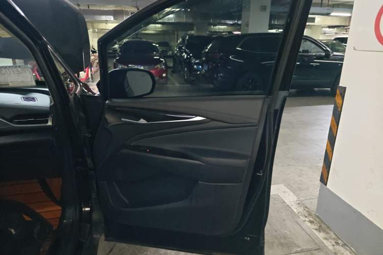 Used SAIC MAXUS EUNIQ 5 2020 1.3T PLUG-IN Luxury Edition Right Front Door Interior