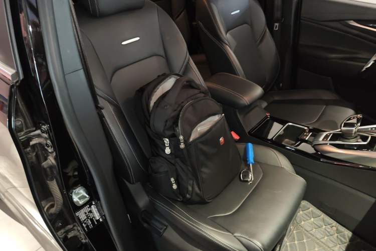 Used SAIC MAXUS EUNIQ 5 2020 1.3T PLUG-IN Elite Edition Right Front Seat