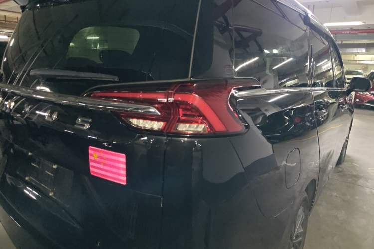Used SAIC MAXUS EUNIQ 5 2020 1.3T PLUG-IN Luxury Edition Right Rear Taillight