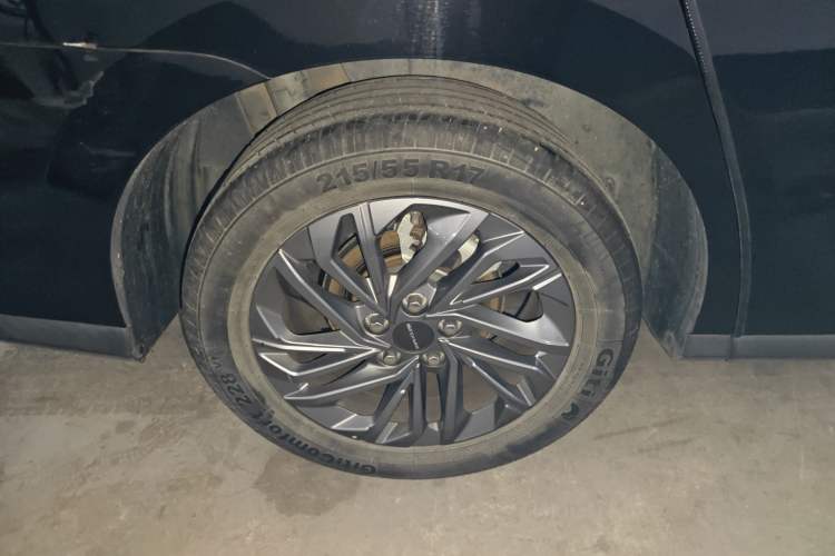 Used SAIC MAXUS EUNIQ 5 2020 1.3T PLUG-IN Luxury Edition Right Rear Wheel Hub