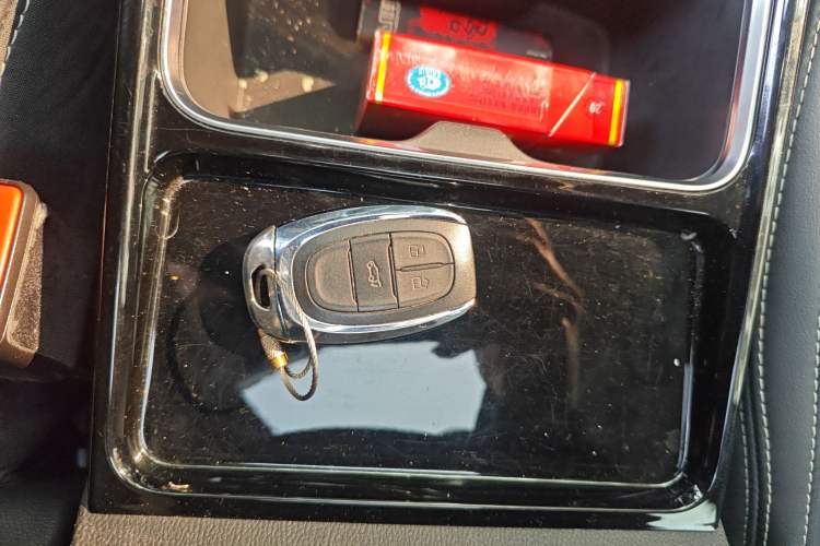 Used SAIC MAXUS EUNIQ 5 2020 1.3T PLUG-IN Luxury Edition Vehicle Key