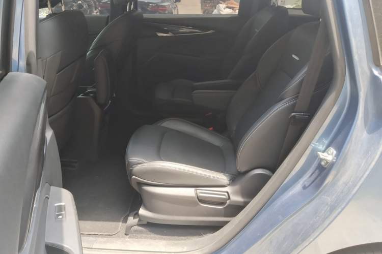Used SAIC MAXUS EUNIQ 5 2020 1.3T PLUG-IN Elite Edition Interior 4