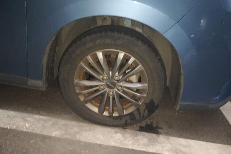 Used SAIC MAXUS EUNIQ 5 2020 1.3T PLUG-IN Elite Edition Right Front Wheel Hub