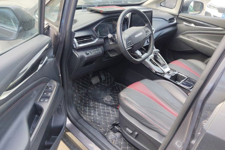 Used SAIC MAXUS EUNIQ 5 2020 Flagship Version with Large Battery 7 Seats Driver Seat