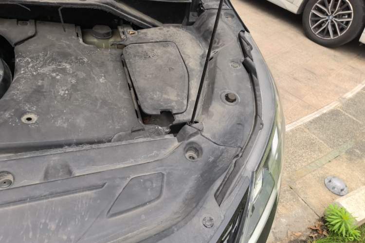 Used SAIC MAXUS EUNIQ 5 2020 1.3T PLUG-IN Elite Edition Engine Bay Left