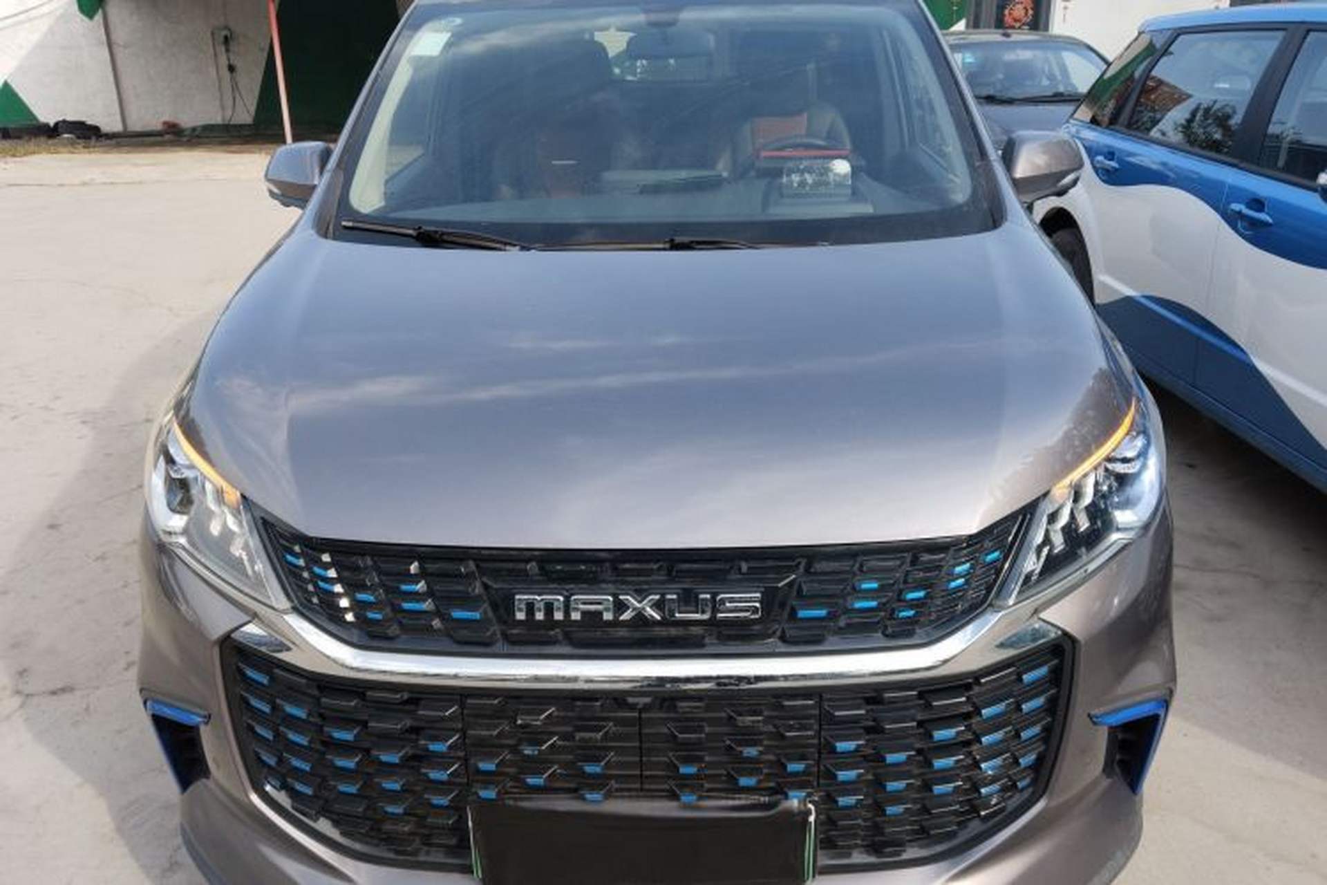 Used SAIC MAXUS EUNIQ 5 2020 Flagship Version with Large Battery 7 Seats Front