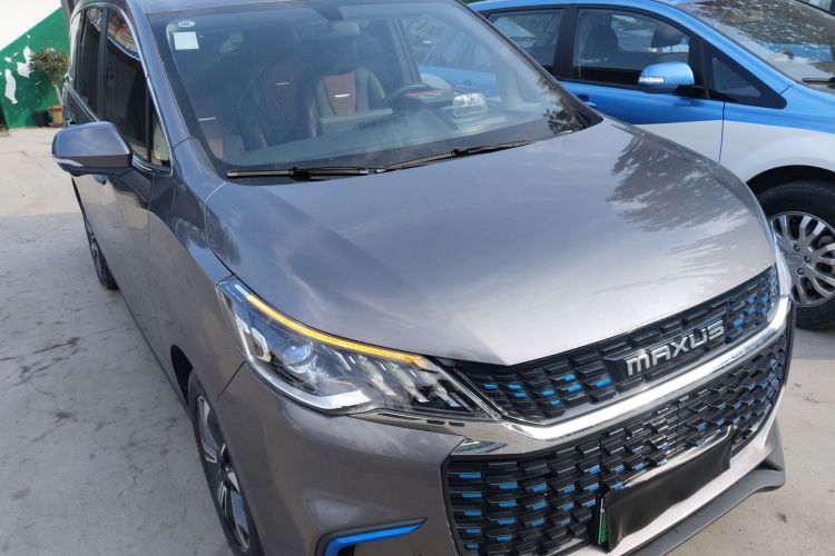 Used SAIC MAXUS EUNIQ 5 2020 Flagship Version with Large Battery 7 Seats Front Right 45 Deg