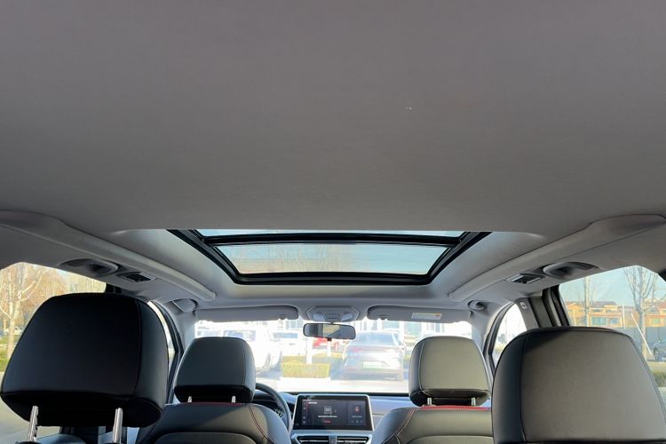 Used SAIC MAXUS EUNIQ 5 2020 Flagship Version with Large Battery 7 Seats Headliner