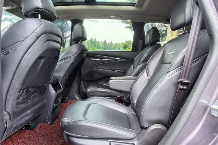 Used SAIC MAXUS EUNIQ 5 2020 1.3T PLUG-IN Luxury Edition Interior 2