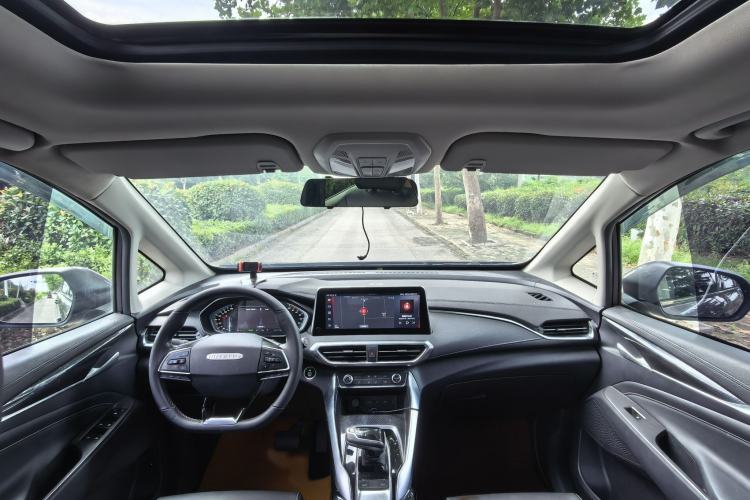 Used SAIC MAXUS EUNIQ 5 2020 1.3T PLUG-IN Luxury Edition Interior 3