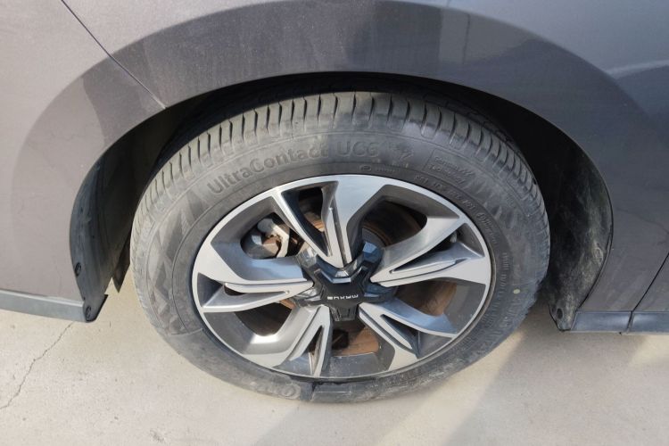 Used SAIC MAXUS EUNIQ 5 2020 Flagship Version with Large Battery 7 Seats Left Front Wheel Hub