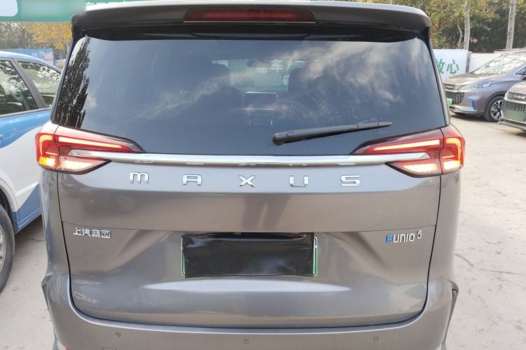 Used SAIC MAXUS EUNIQ 5 2020 Flagship Version with Large Battery 7 Seats Rear