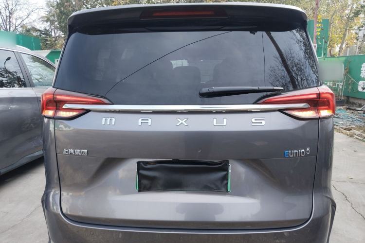 Used SAIC MAXUS EUNIQ 5 2020 Flagship Version with Large Battery 7 Seats Rear