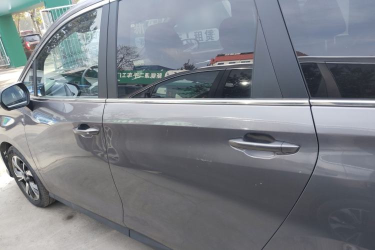Used SAIC MAXUS EUNIQ 5 2020 Flagship Version with Large Battery 7 Seats Rear Left 45 Deg