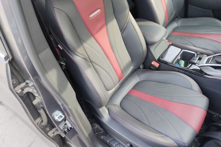 Used SAIC MAXUS EUNIQ 5 2020 Flagship Version with Large Battery 7 Seats Right Front Seat
